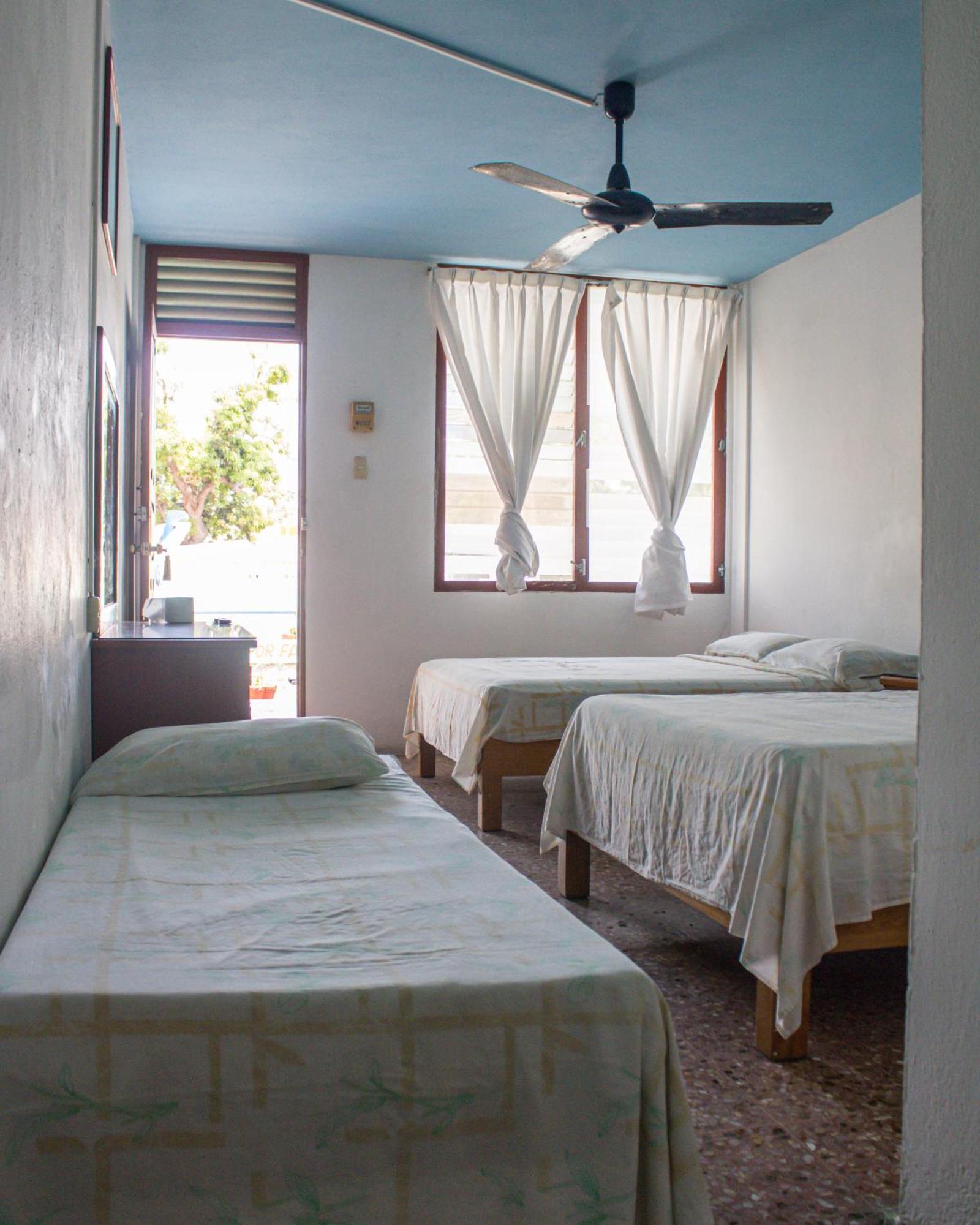 Casa De Huespedes Walton Hotel Acapulco Exterior photo